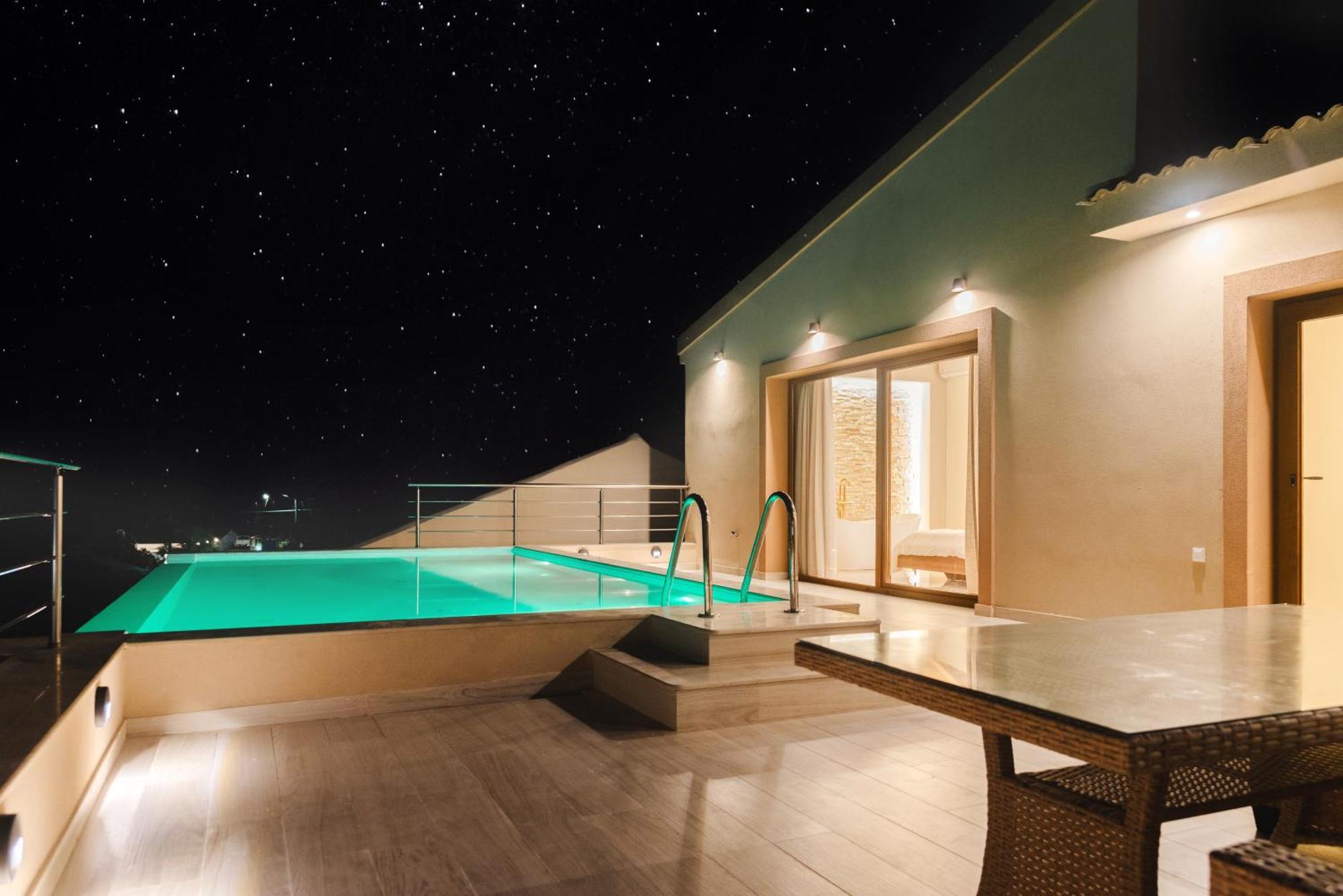 Villa Vasillis-heated Swimming Pool With Infinity View *