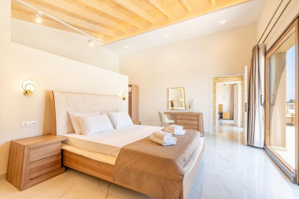 Villa Vasillis-heated Swimming Pool With Infinity View Vitaládes