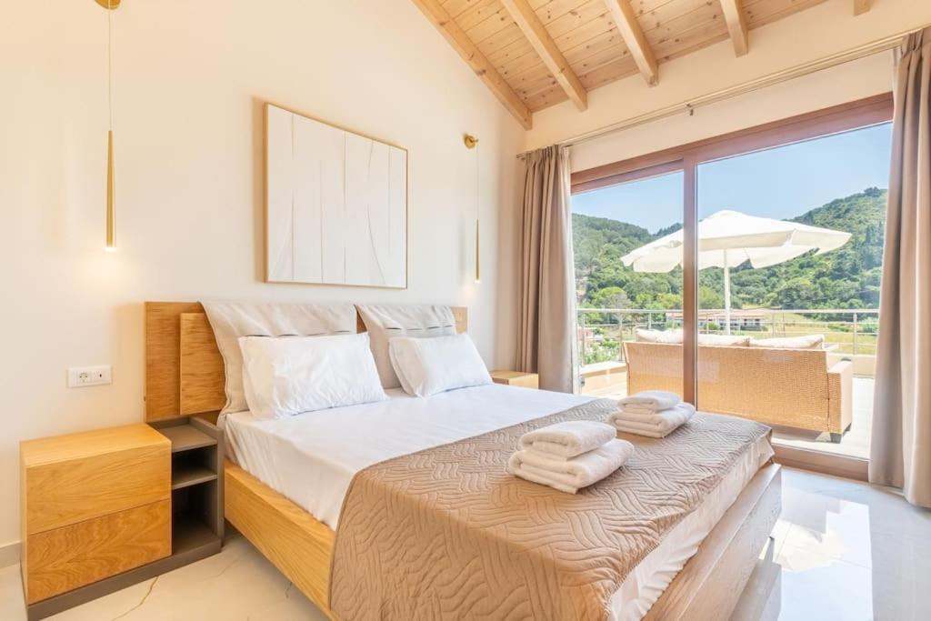 Vasillis-heated Swimming Pool With Infinity View Villa